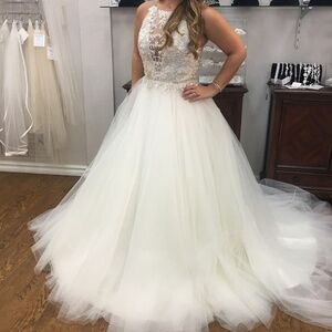 Maggie Sottero Lisette Never Worn Wedding Dress